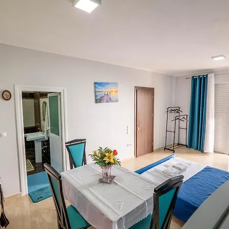 Selami Sea View شقة Lukovë