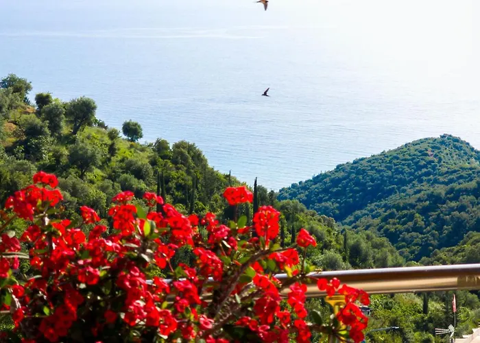 Selami Sea View Apartment Lukove